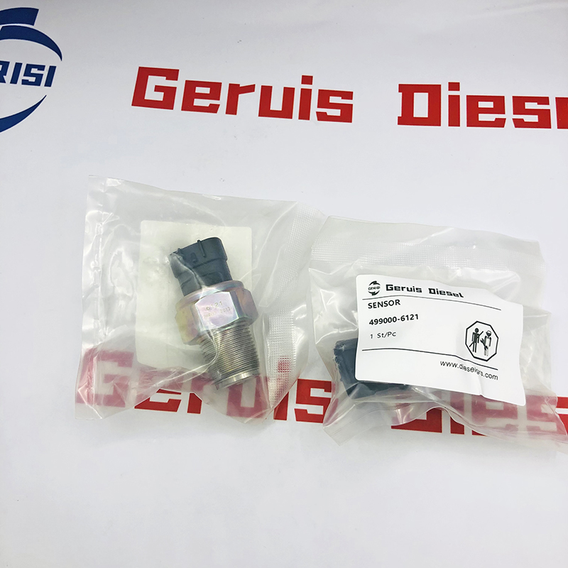 Common Rail Fuel Pressure Sensor 499000-6121 For Toyota Hilux Hiace D4D 3.0L